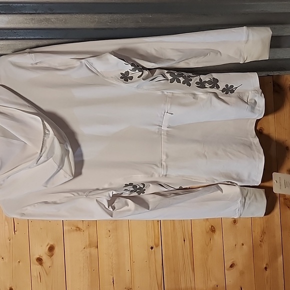 Fabletics Nora long sleeve top size xl NWT - Picture 9 of 9